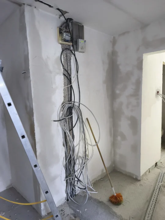 Executie instalatie electrica si cablare tablou in faza de constructie - Bluelectric